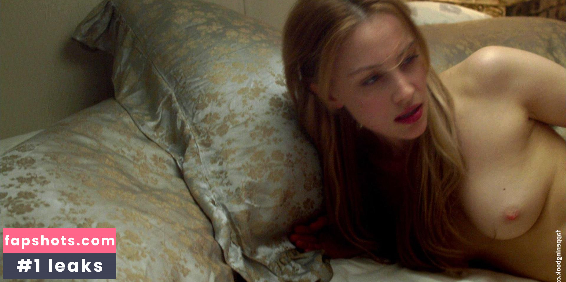 Sarah Gadon gallery photo #85