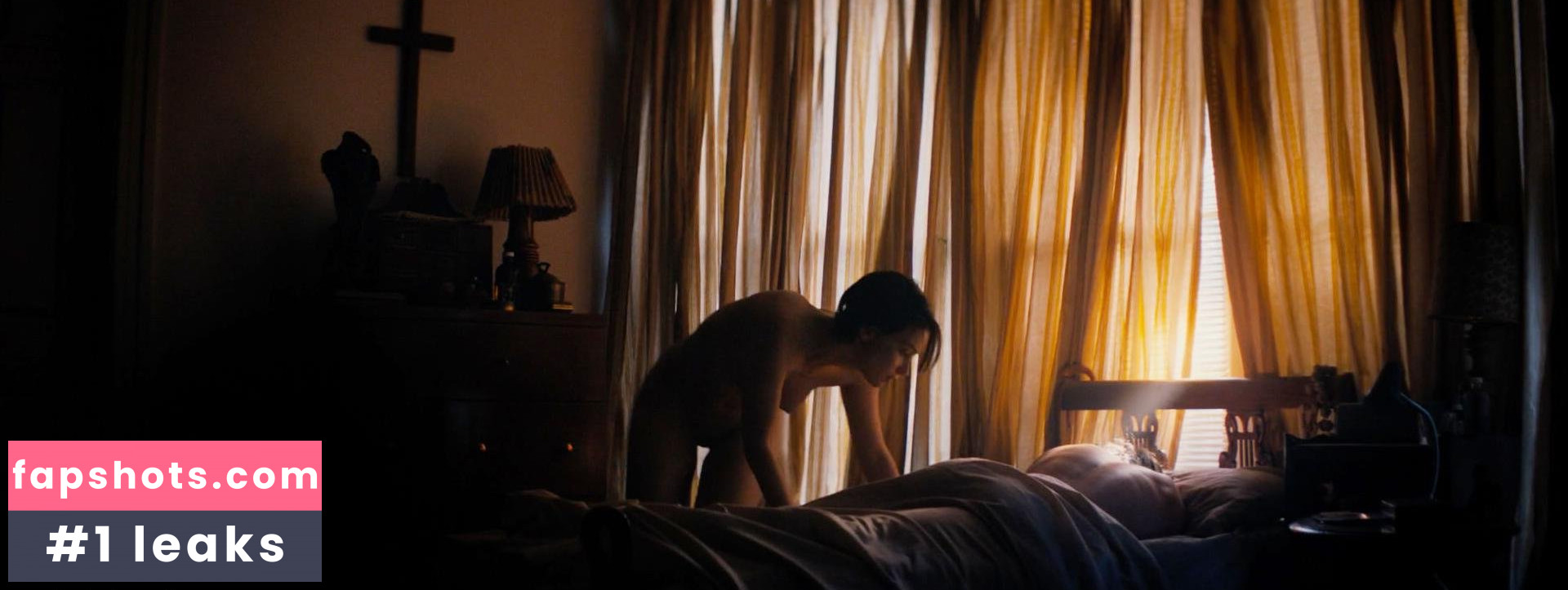 Sarah Gadon gallery photo #87