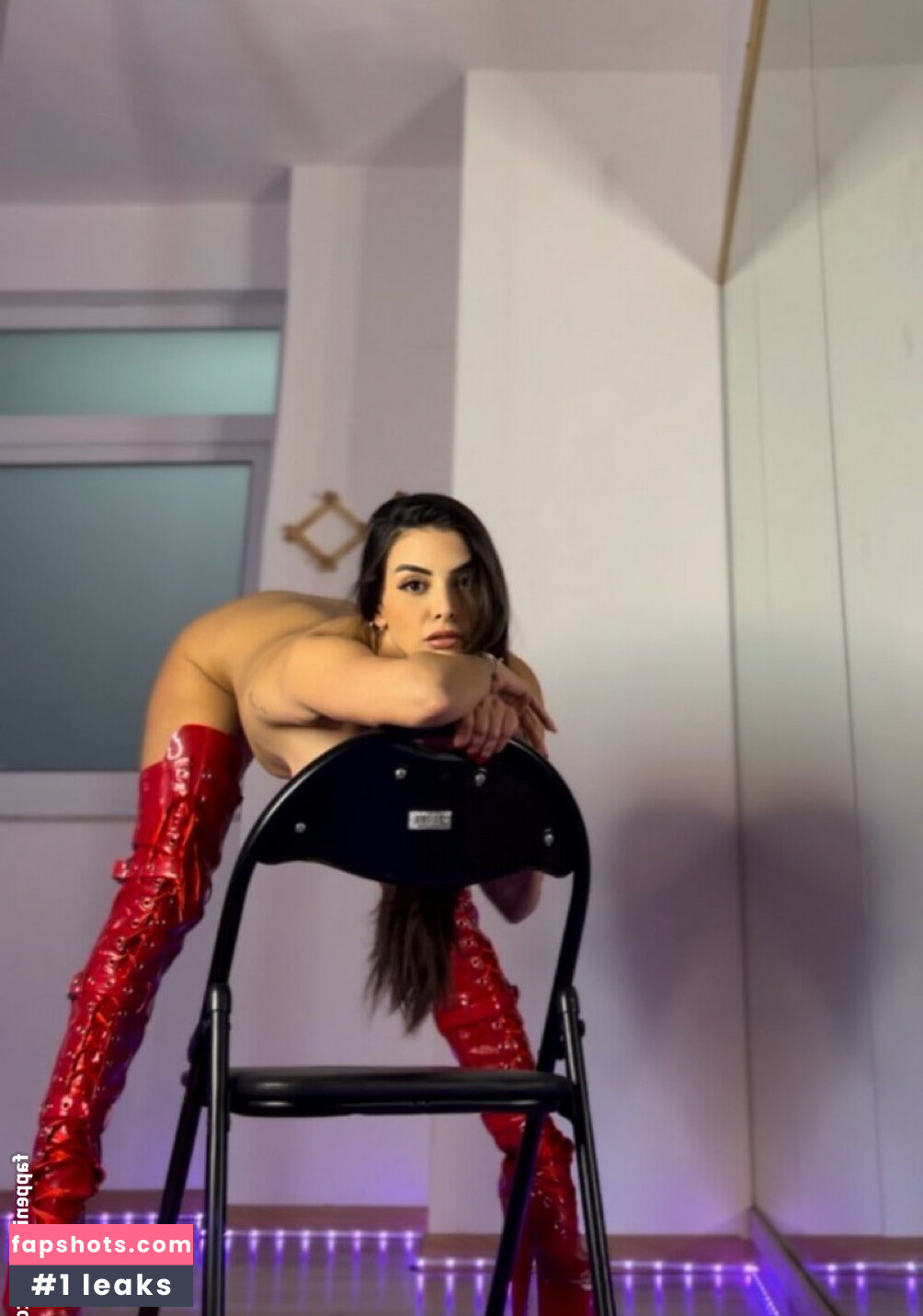 Sarah Gallo gallery photo #21