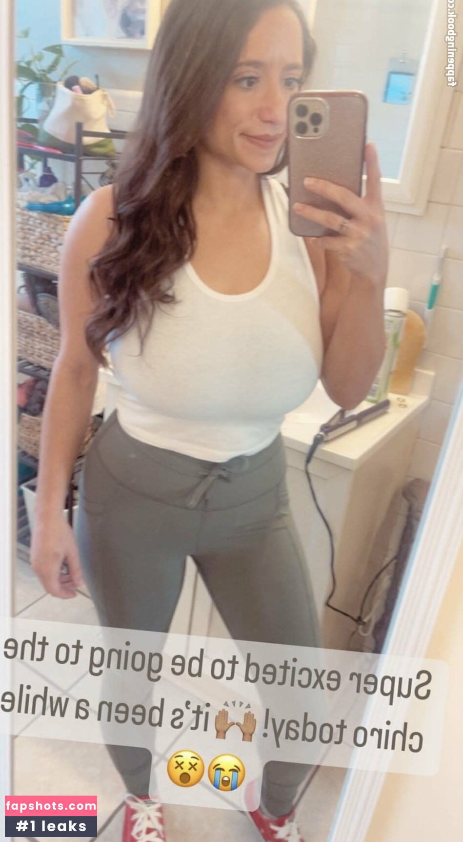 Sarah H gallery photo #12