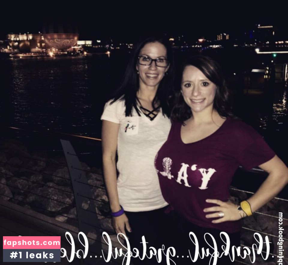 Sarah H gallery photo #15