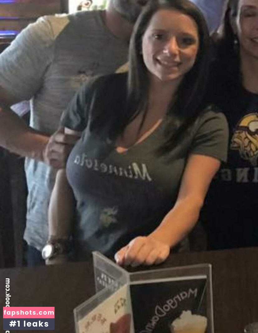 Sarah H gallery photo #19