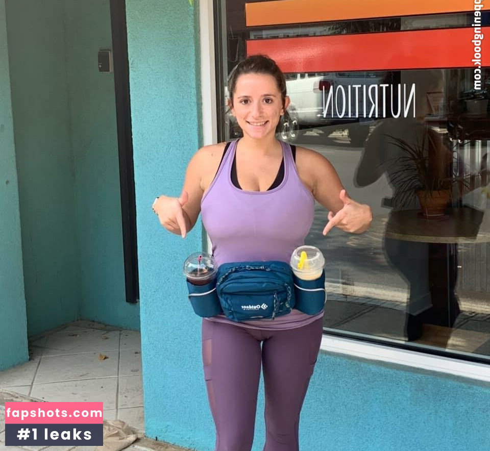 Sarah H gallery photo #7