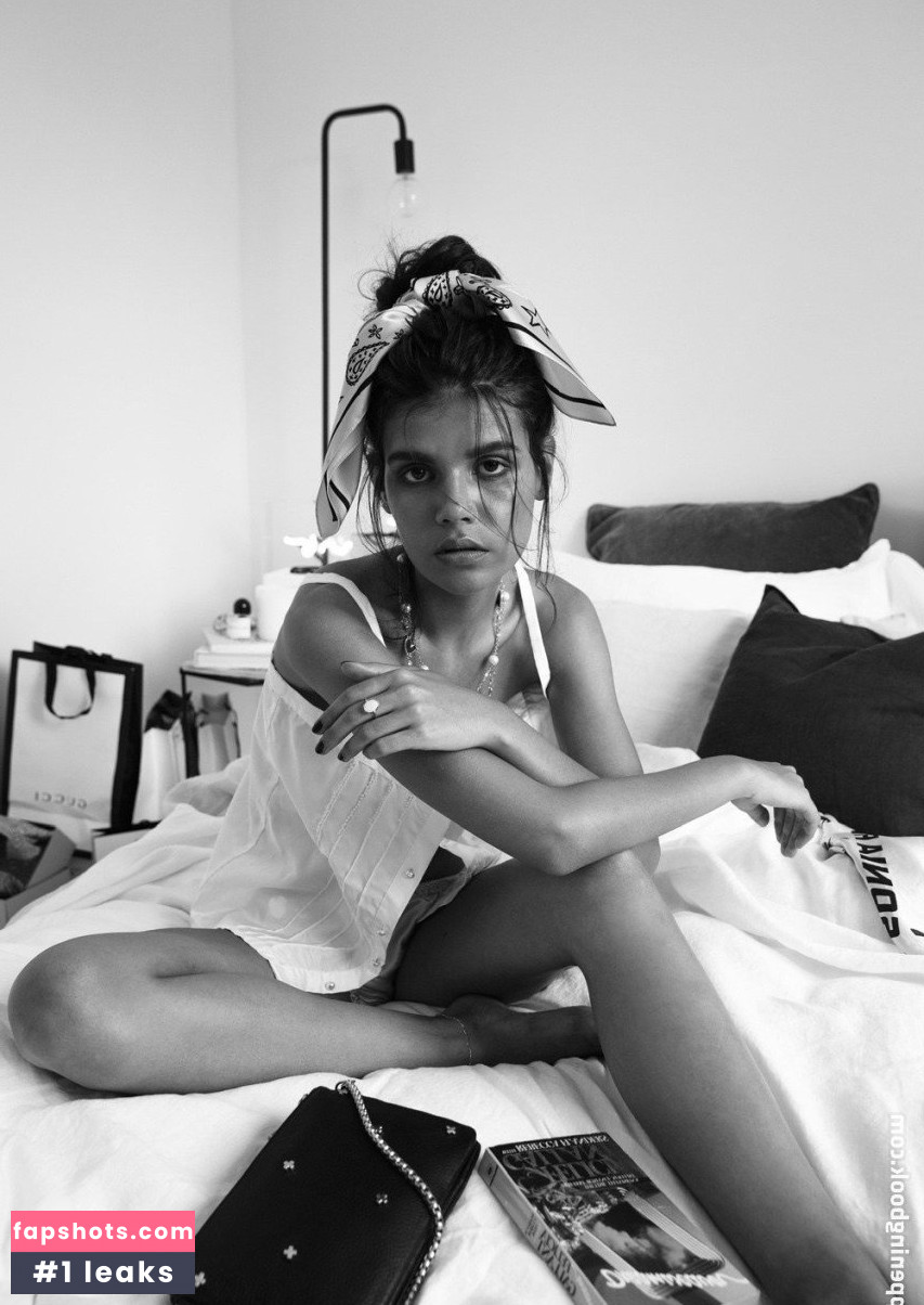 Sarah Halpin gallery photo #4