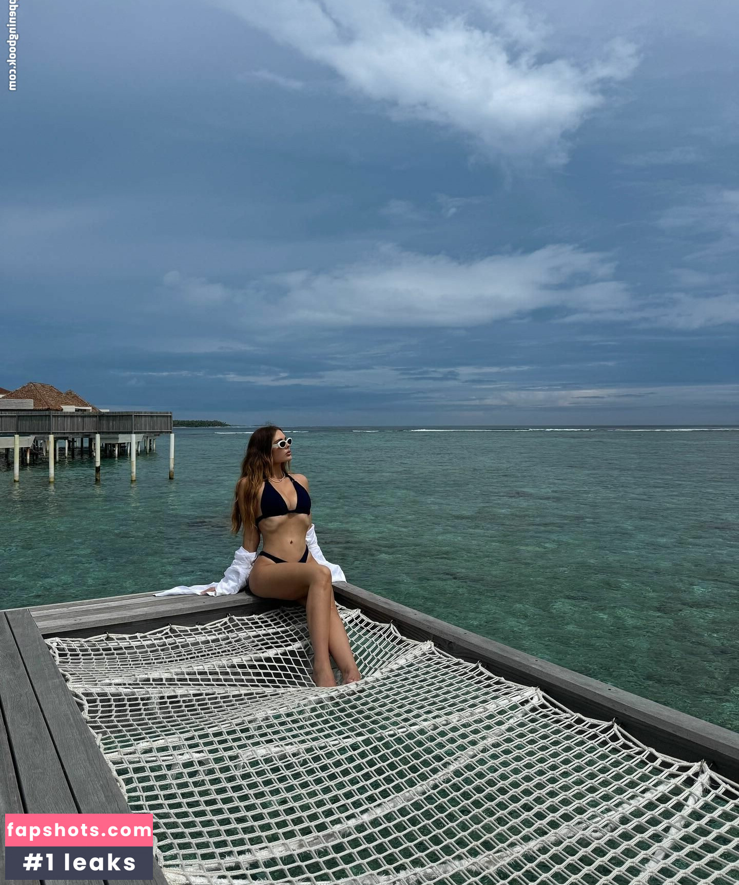 Sarah Harris gallery photo #18