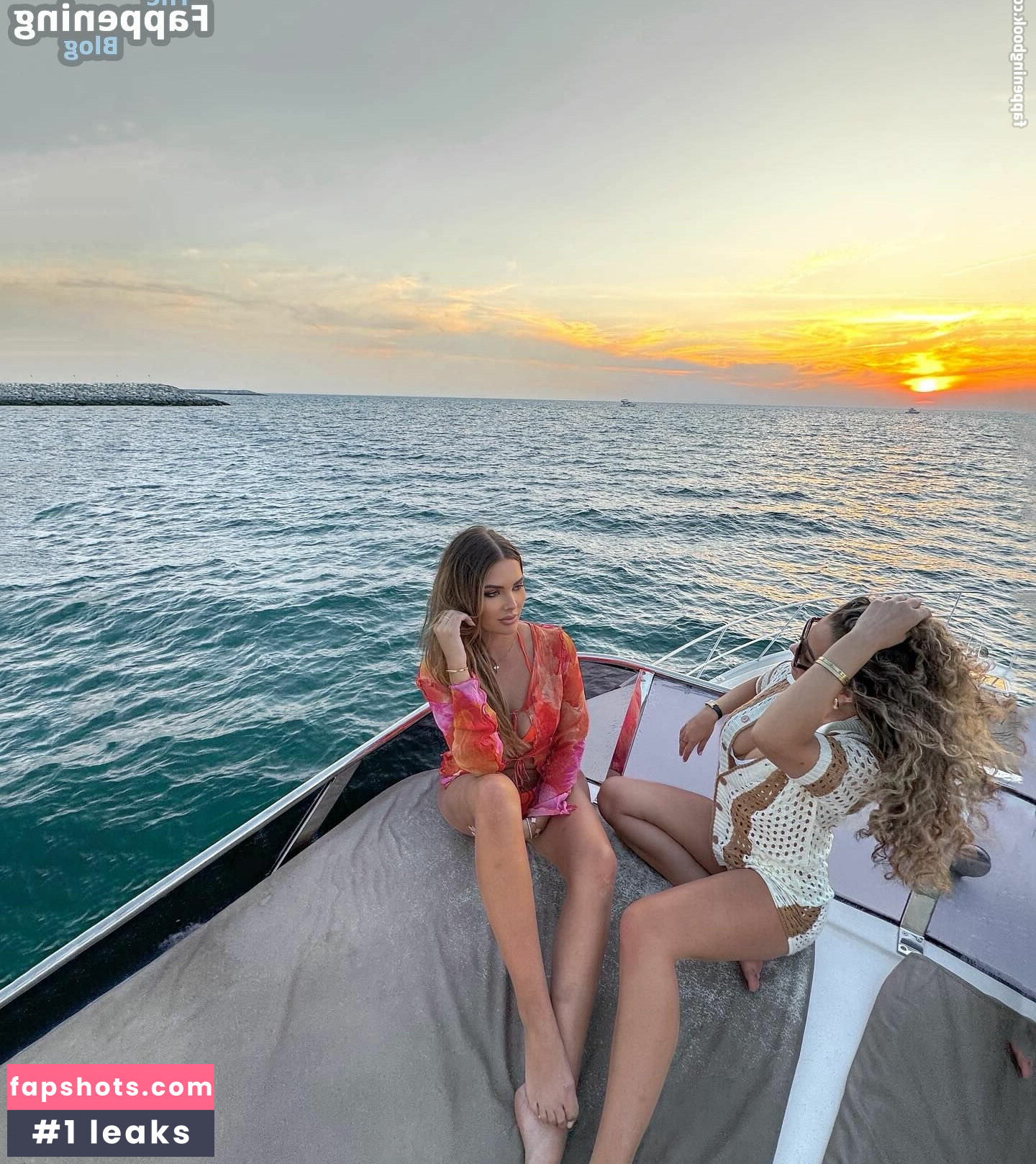 Sarah Harris gallery photo #72