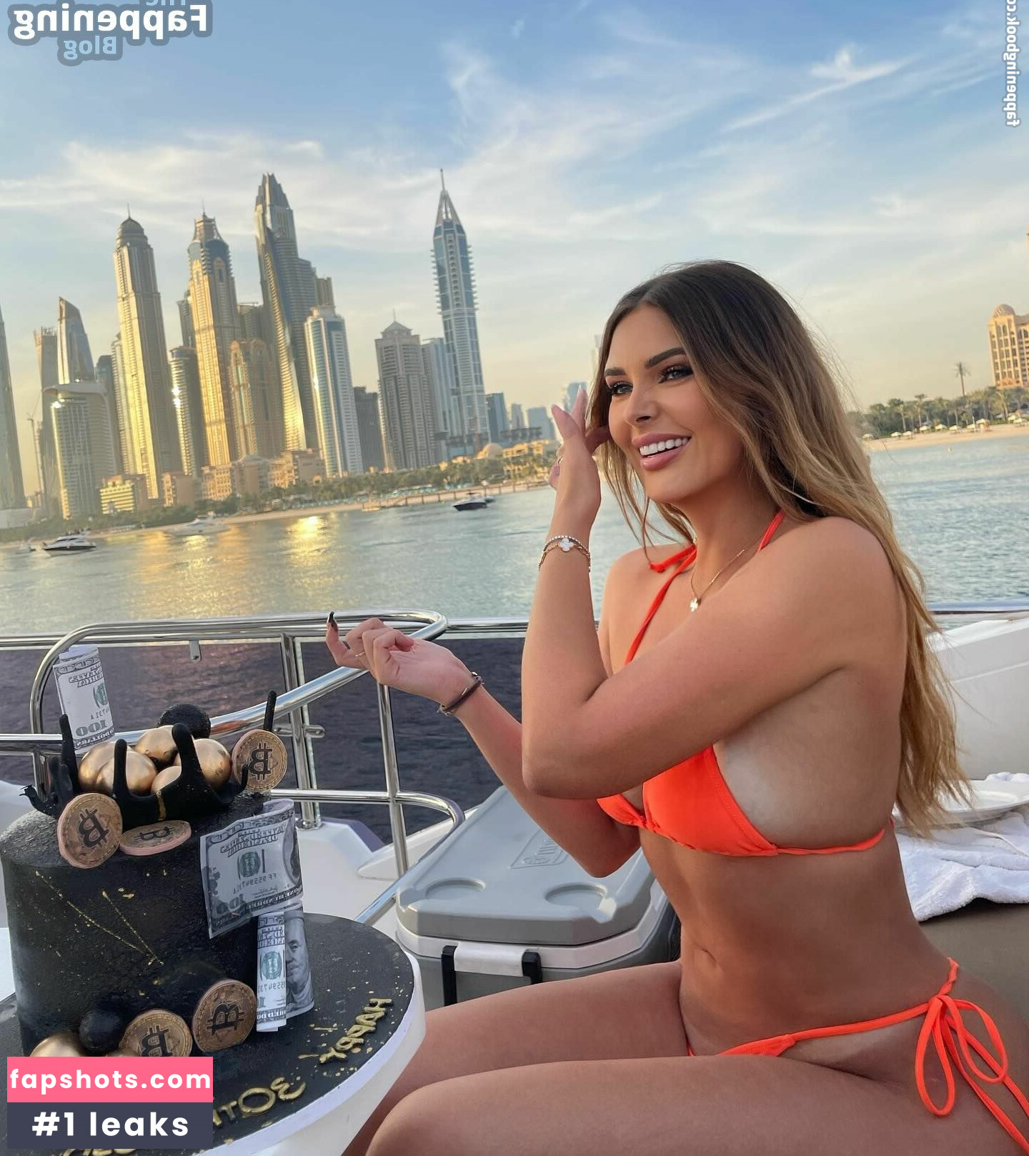 Sarah Harris gallery photo #74