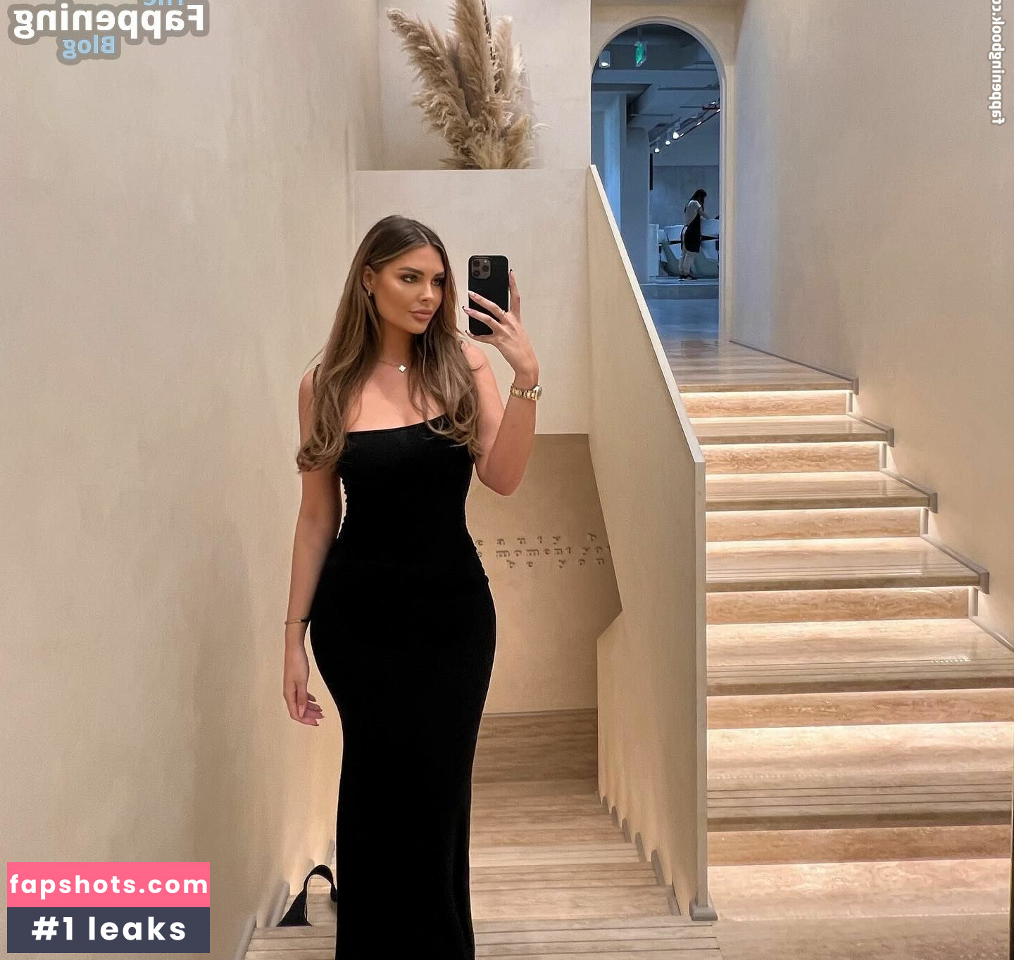 Sarah Harris gallery photo #81