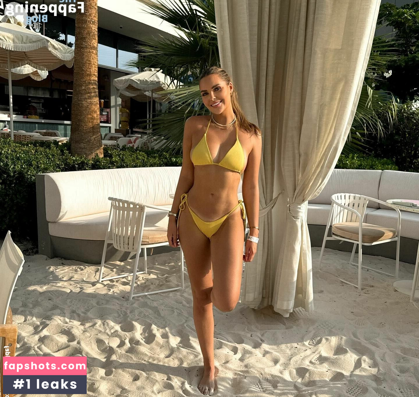 Sarah Harris gallery photo #82