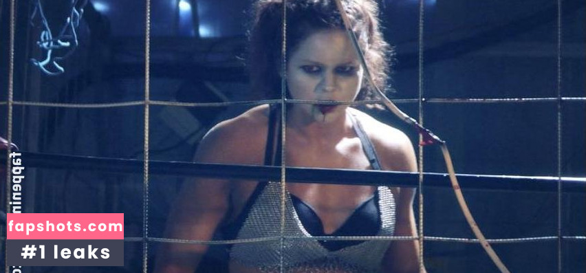 Sarah Howett nude babe gallery