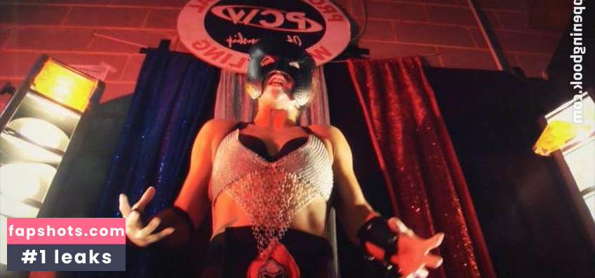 Sarah Howett gallery photo #3