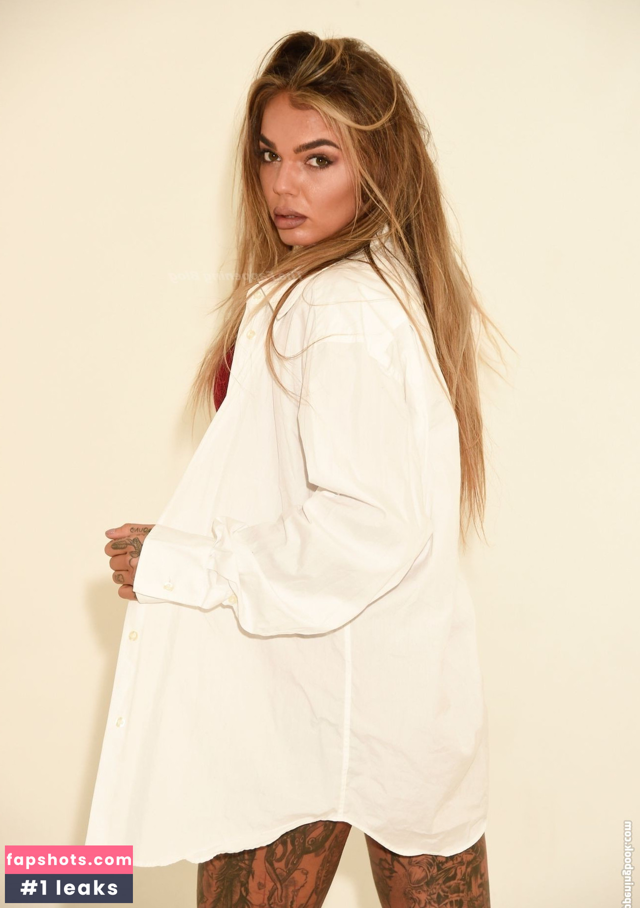 Sarah Hutchinson Filtración Desnuda OnlyFans Foto #3 - Fapshots