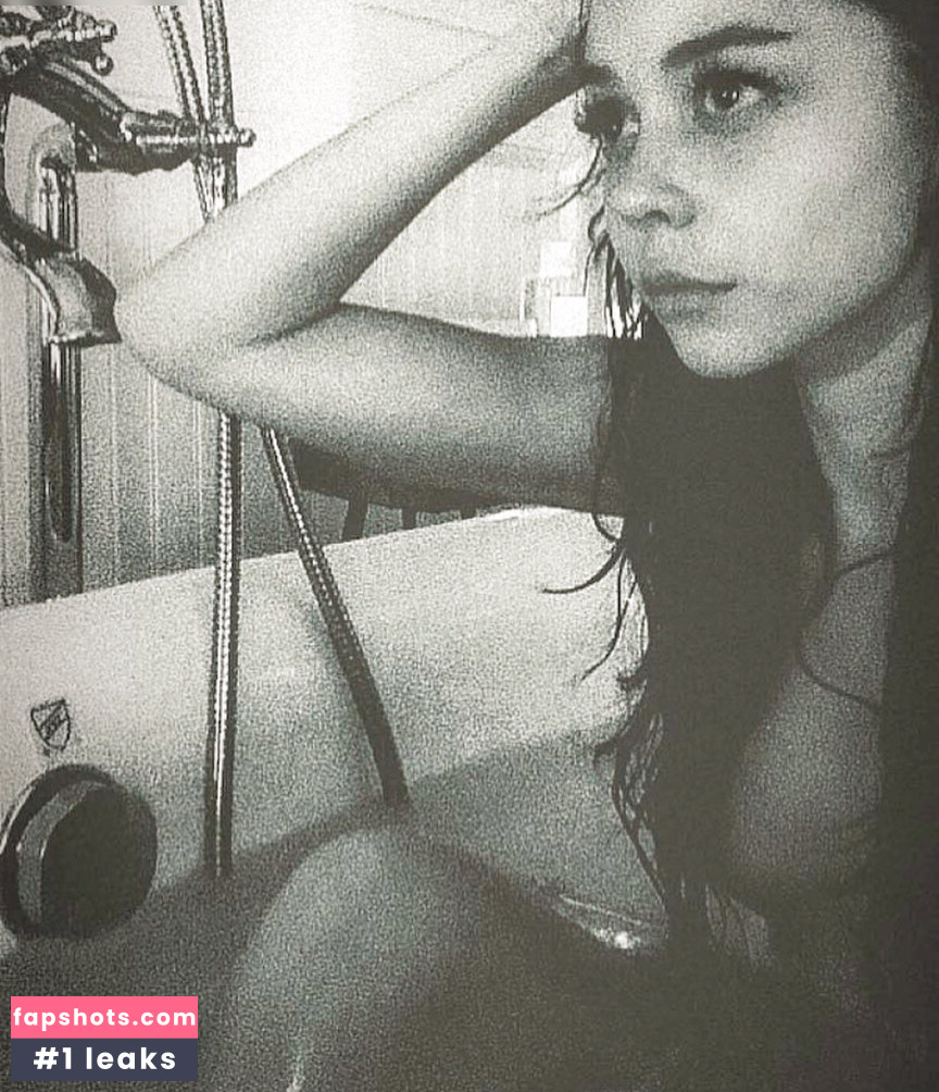 Sarah Hyland Nahé úniky fotek pouze od fanoušků #466 - Fapshots