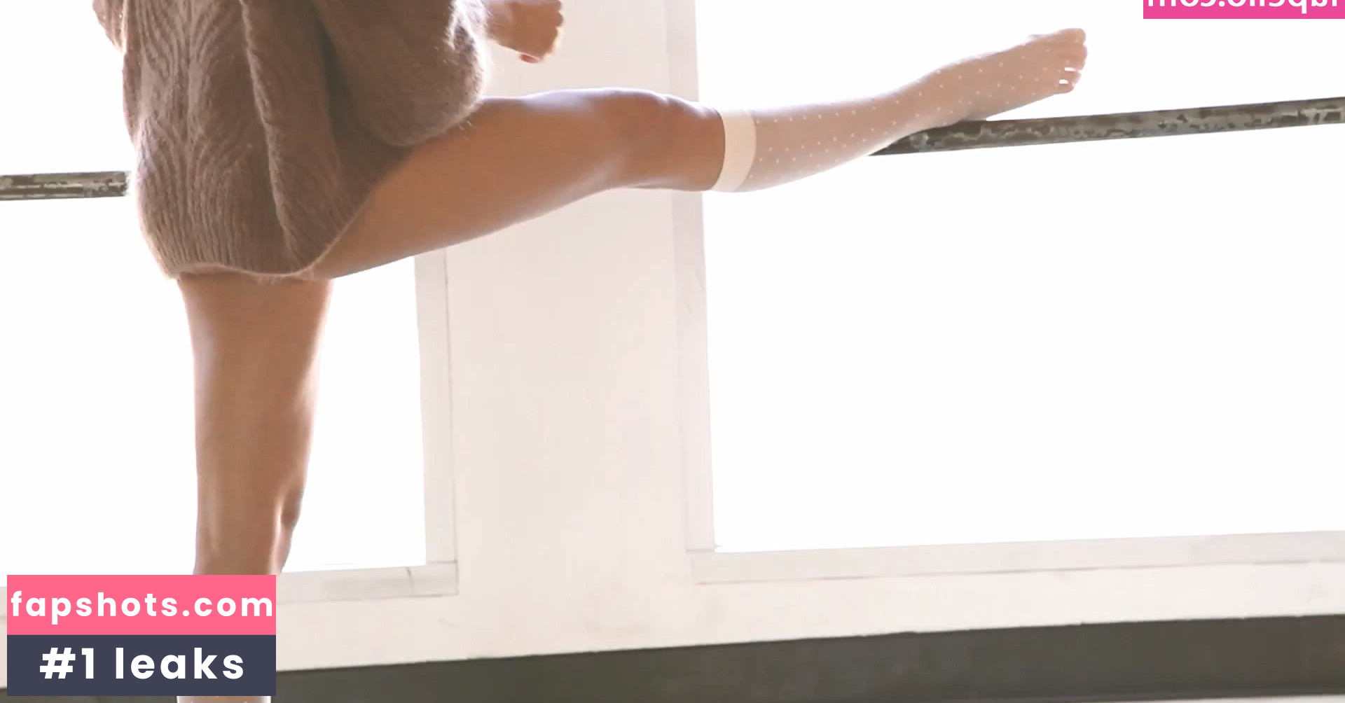 Sarah Hyland gallery photo #953