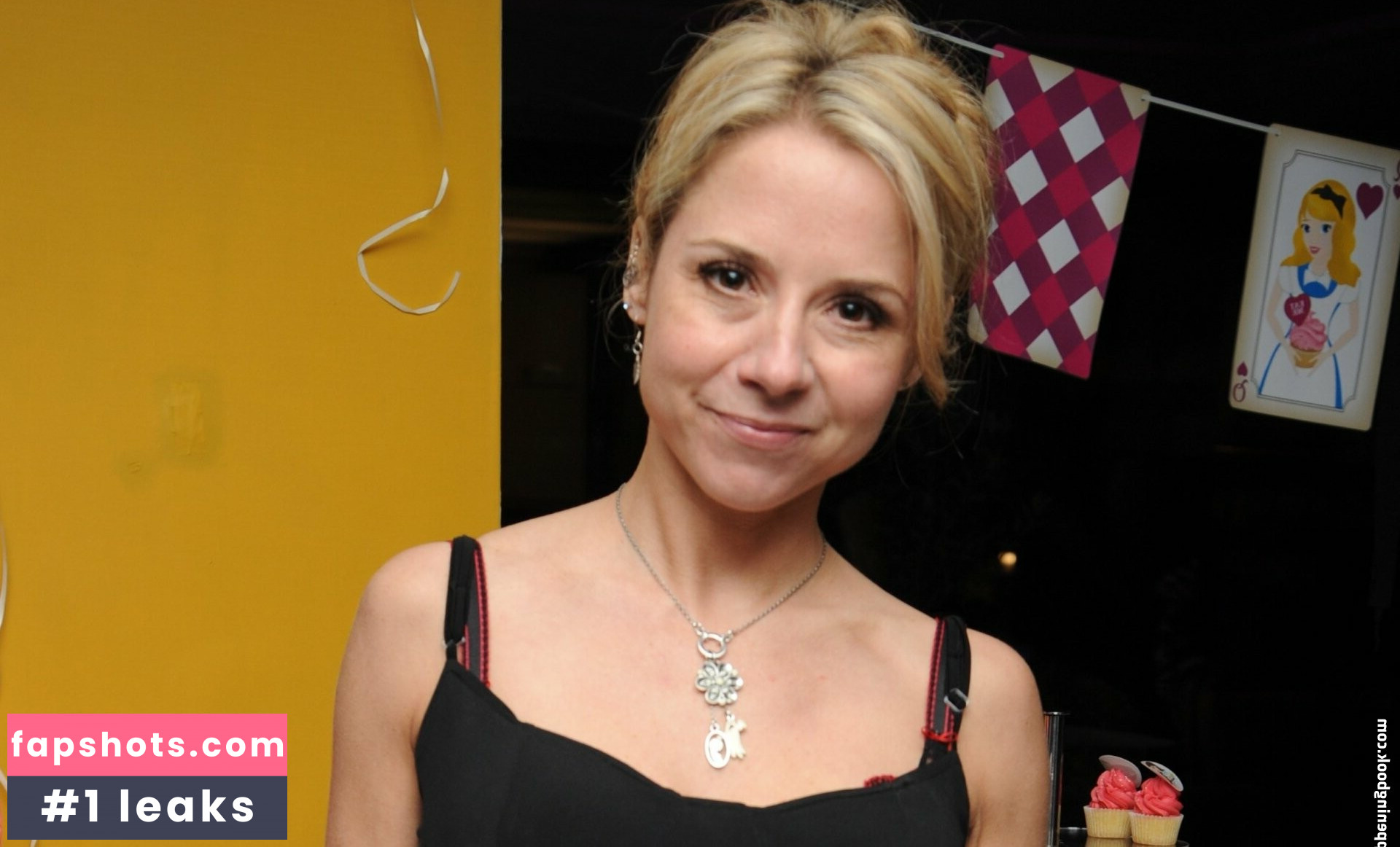 Sarah-Jane Honeywell gallery photo #12