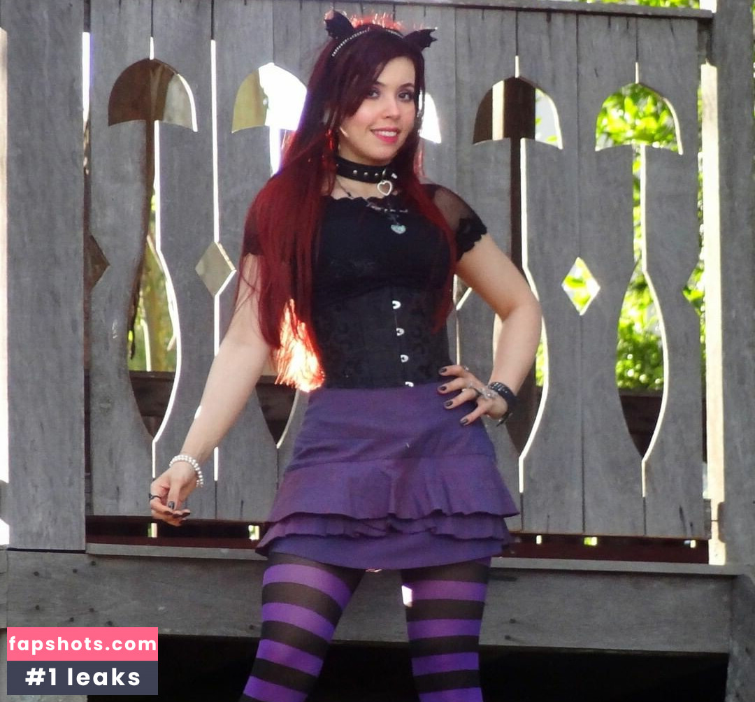 Sarah Jareth gallery photo #4