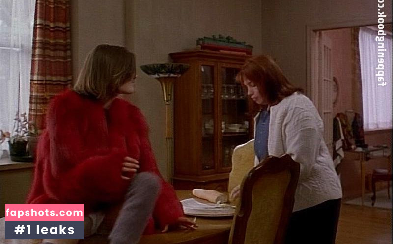 Sarah-Jeanne Salvy gallery photo #6