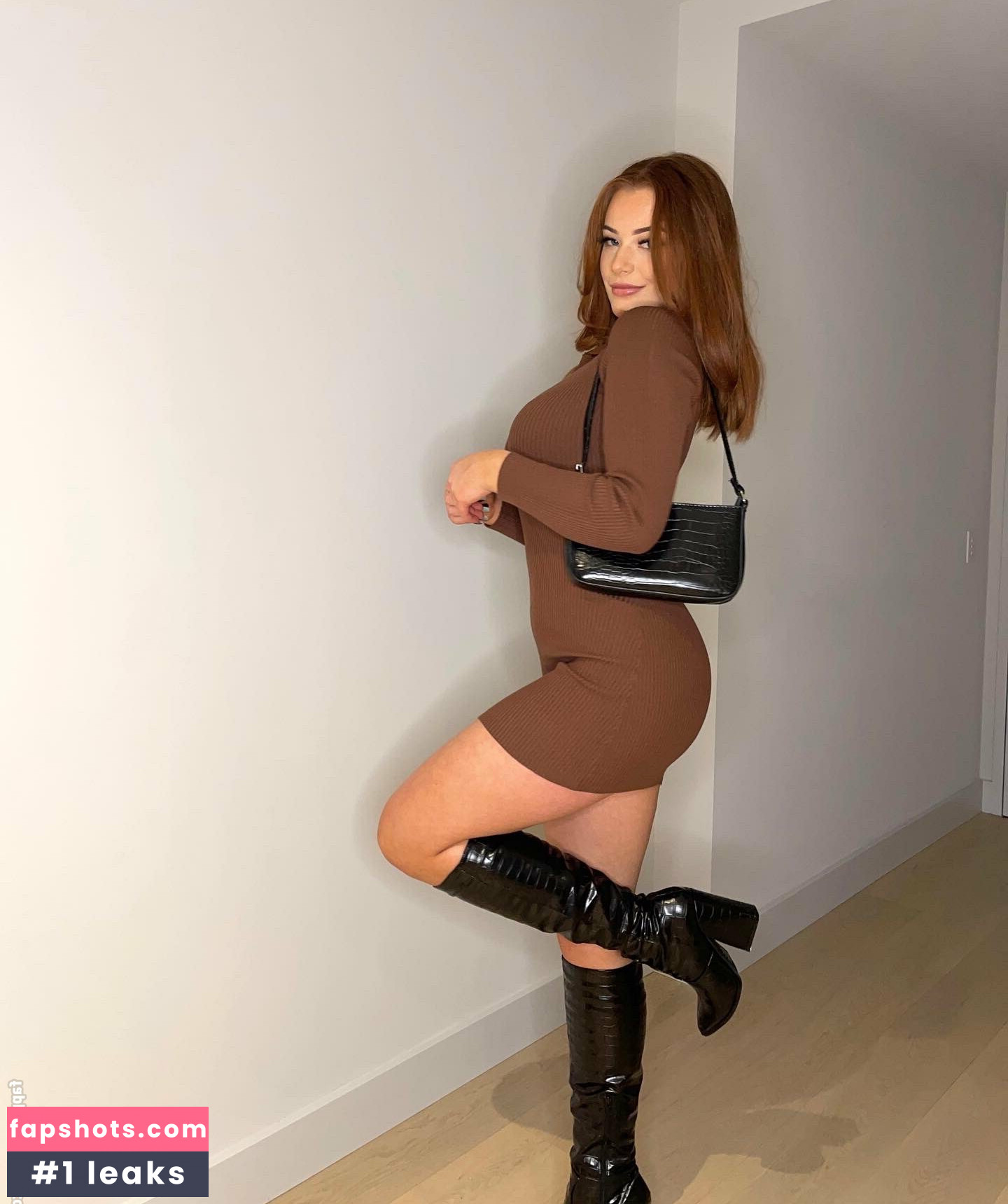 Sarah Jess Barton gallery photo #25