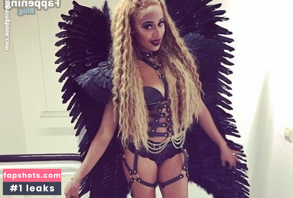 Sarah Joelle Jahnel gallery photo #10