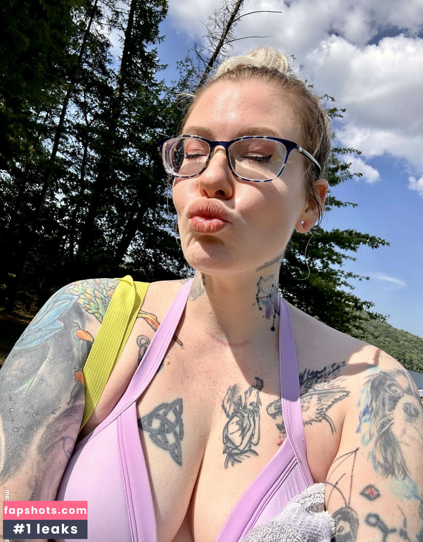 Sarah Karuna Satori gallery photo #2