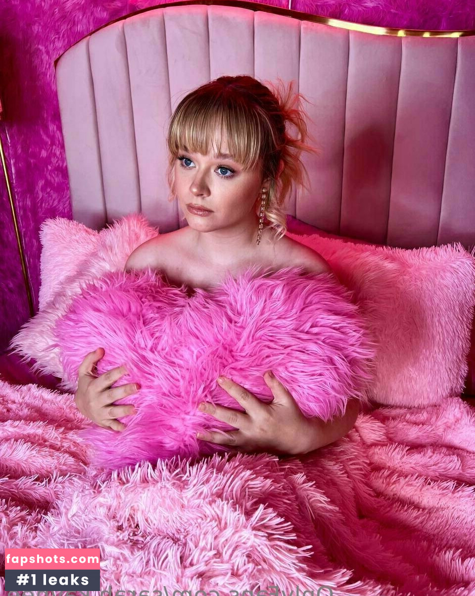 Sarah Kaynee gallery photo #14