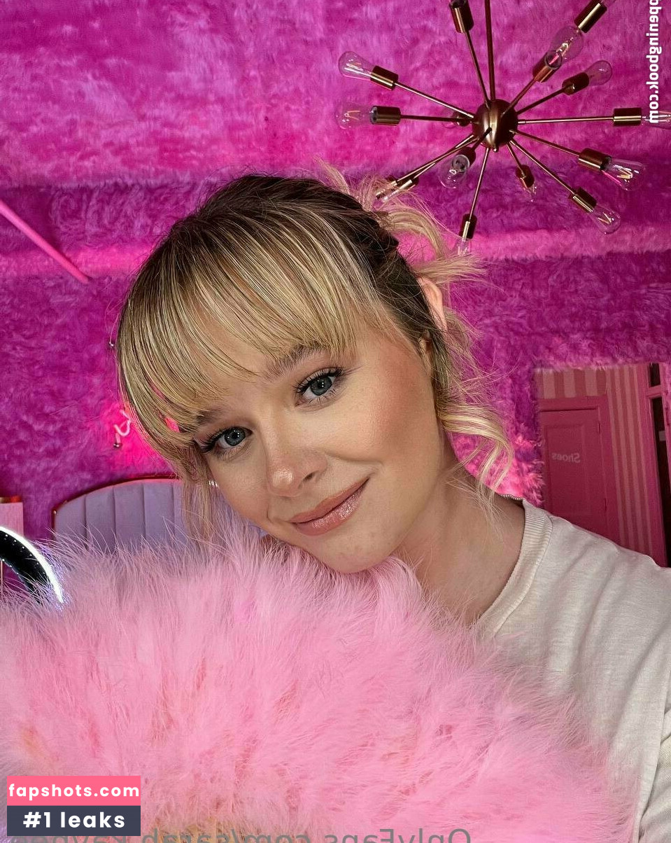 Sarah Kaynee gallery photo #22