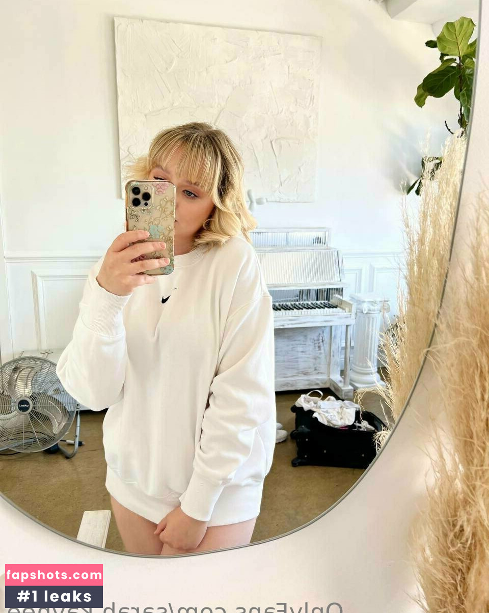 Sarah Kaynee gallery photo #34