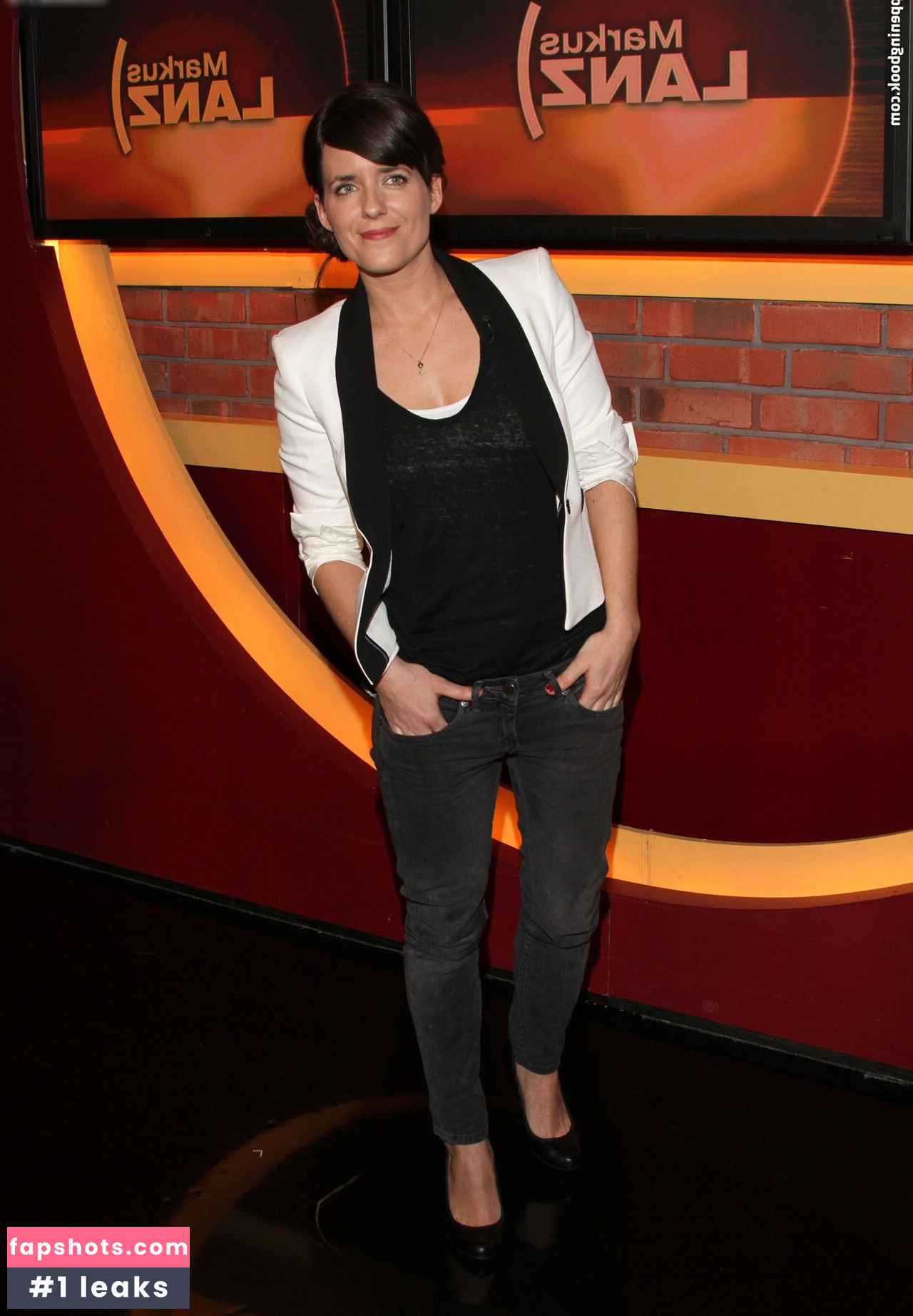 Sarah Kuttner gallery photo #2