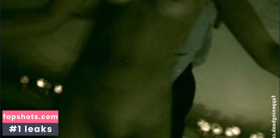 Sarah Lawton nude babe gallery