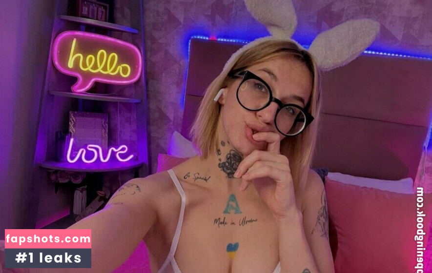 sarah.lust Nude Leaks OnlyFans Photos #3 - LeakJerk