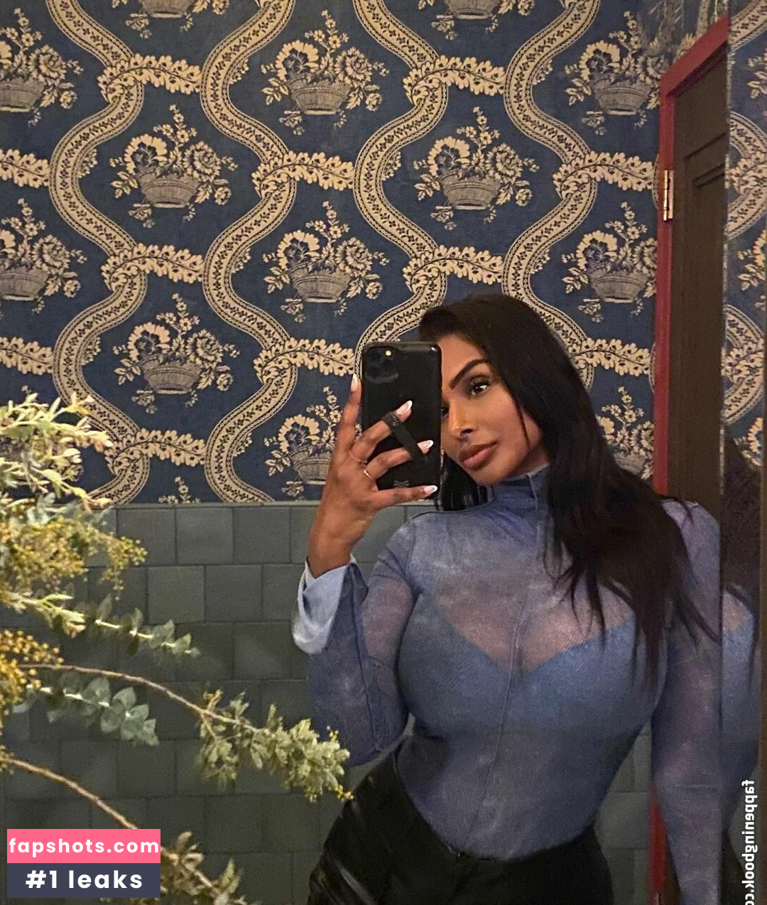 Sarah Mak gallery photo #11