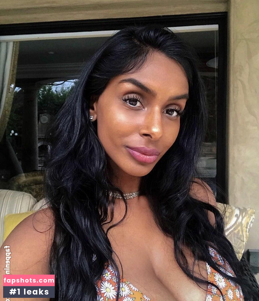 Sarah Mak gallery photo #12