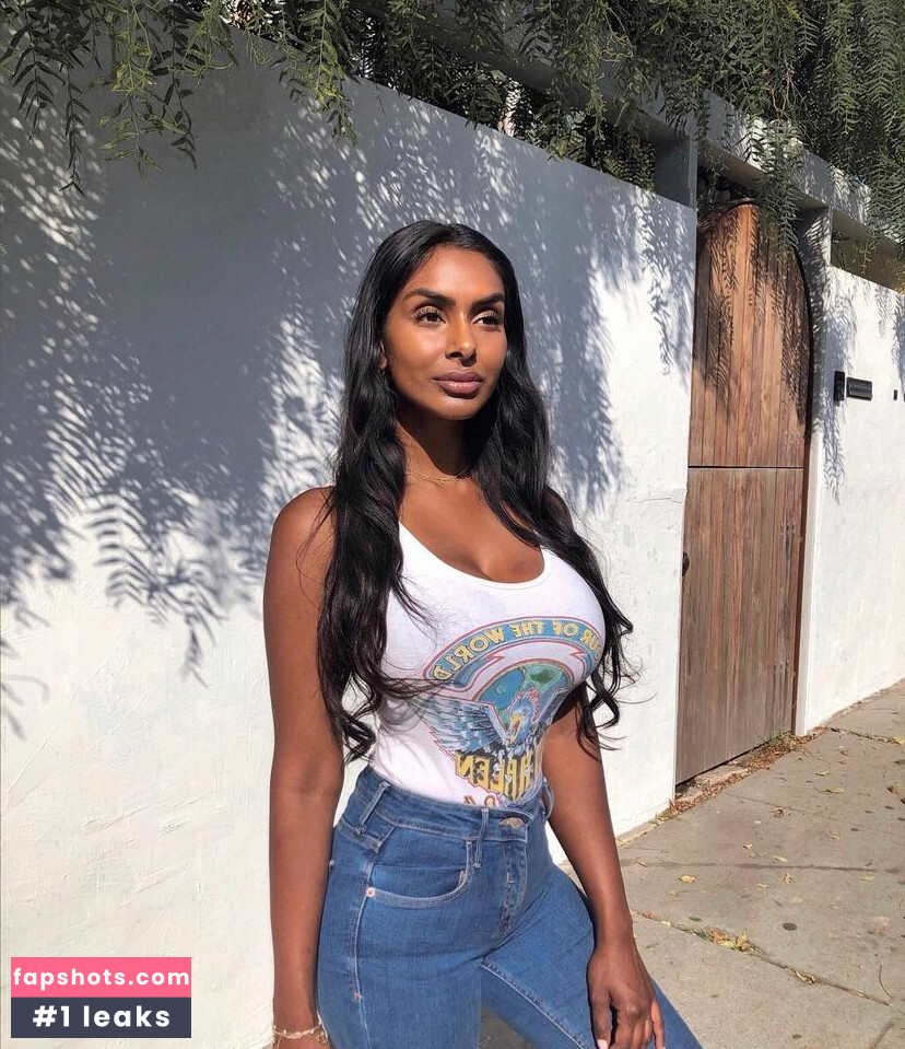 Sarah Mak gallery photo #13