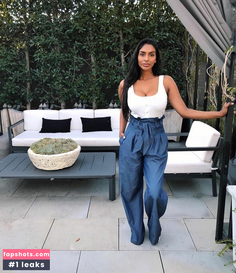 Sarah Mak gallery photo #17