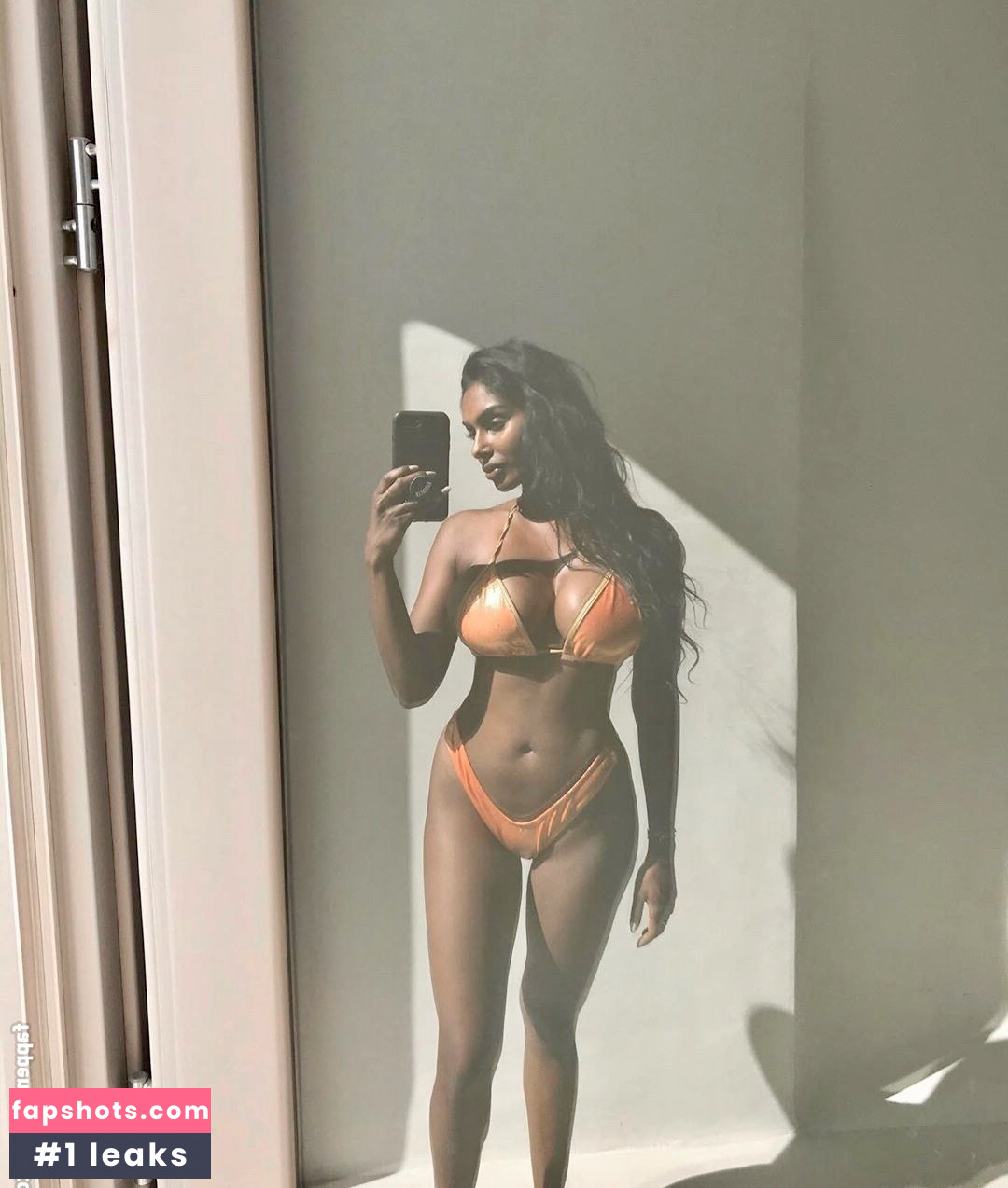 Sarah Mak gallery photo #19