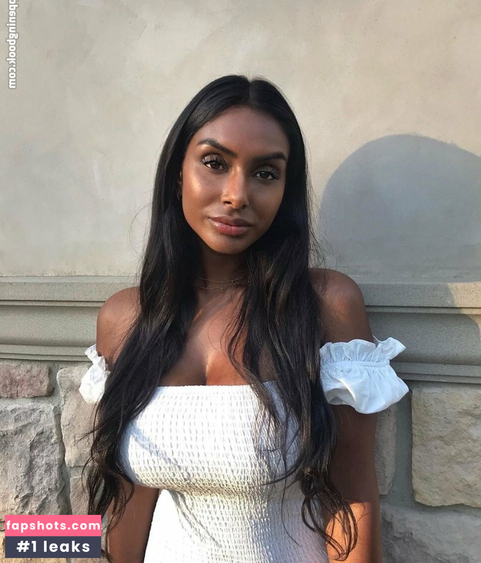 Sarah Mak gallery photo #21