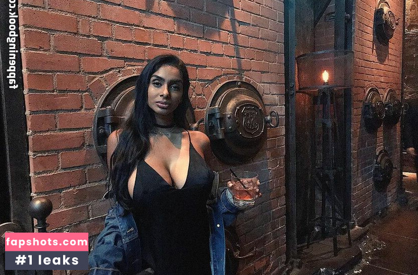 Sarah Mak gallery photo #23