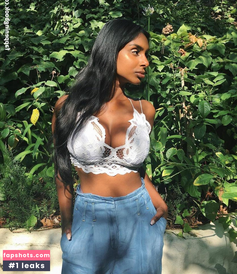 Sarah Mak gallery photo #26