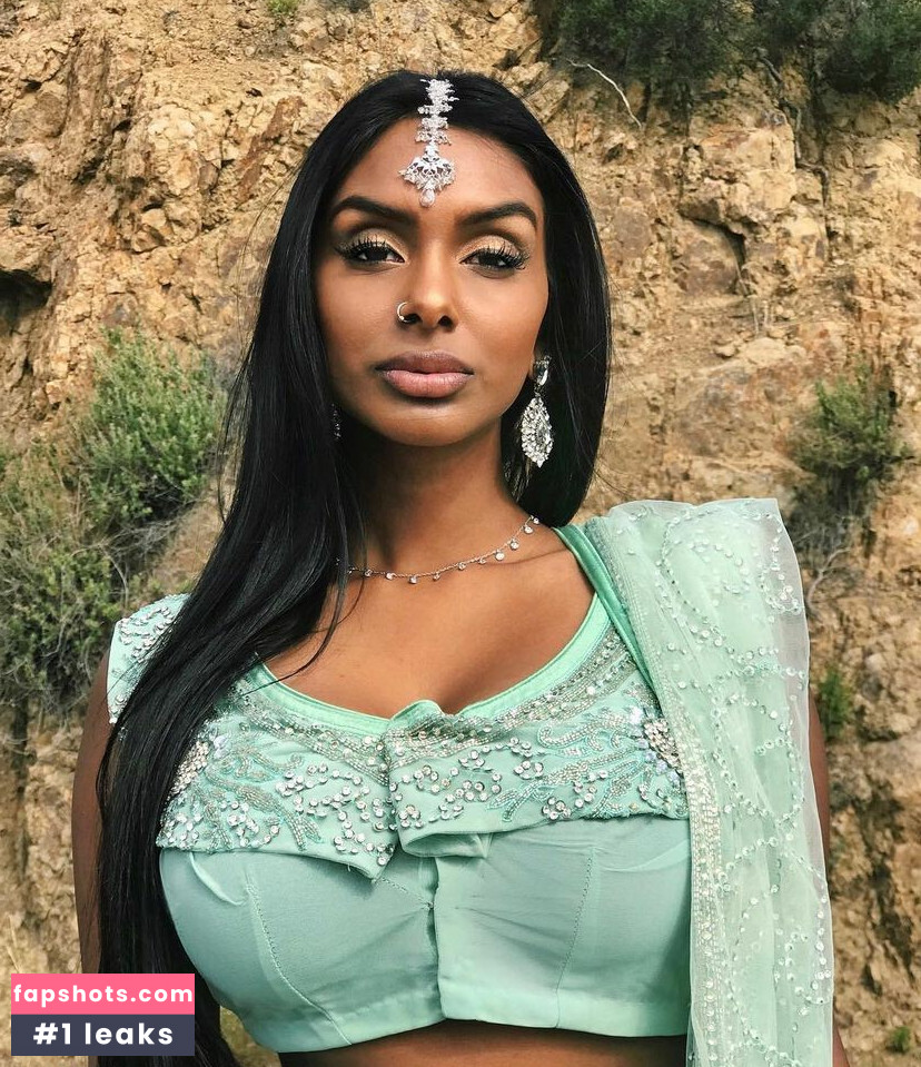 Sarah Mak gallery photo #8