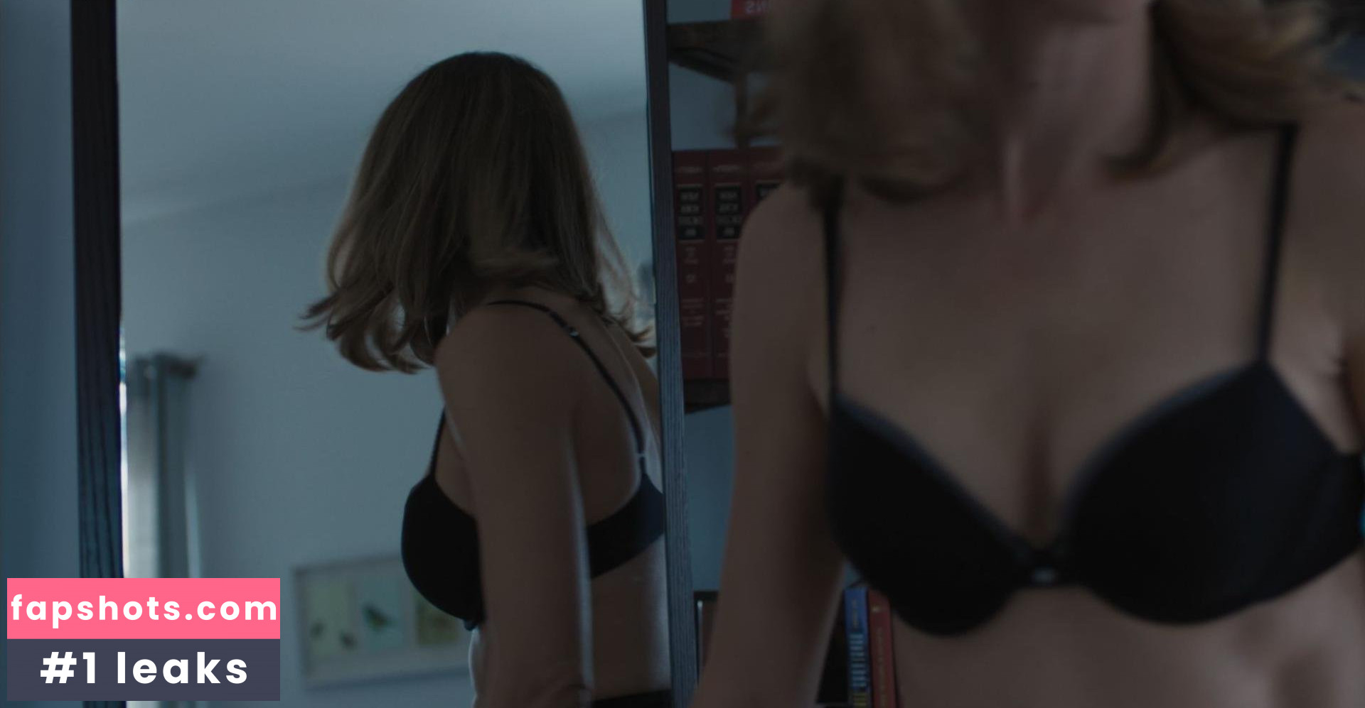 Sarah Megan Thomas nude babe gallery