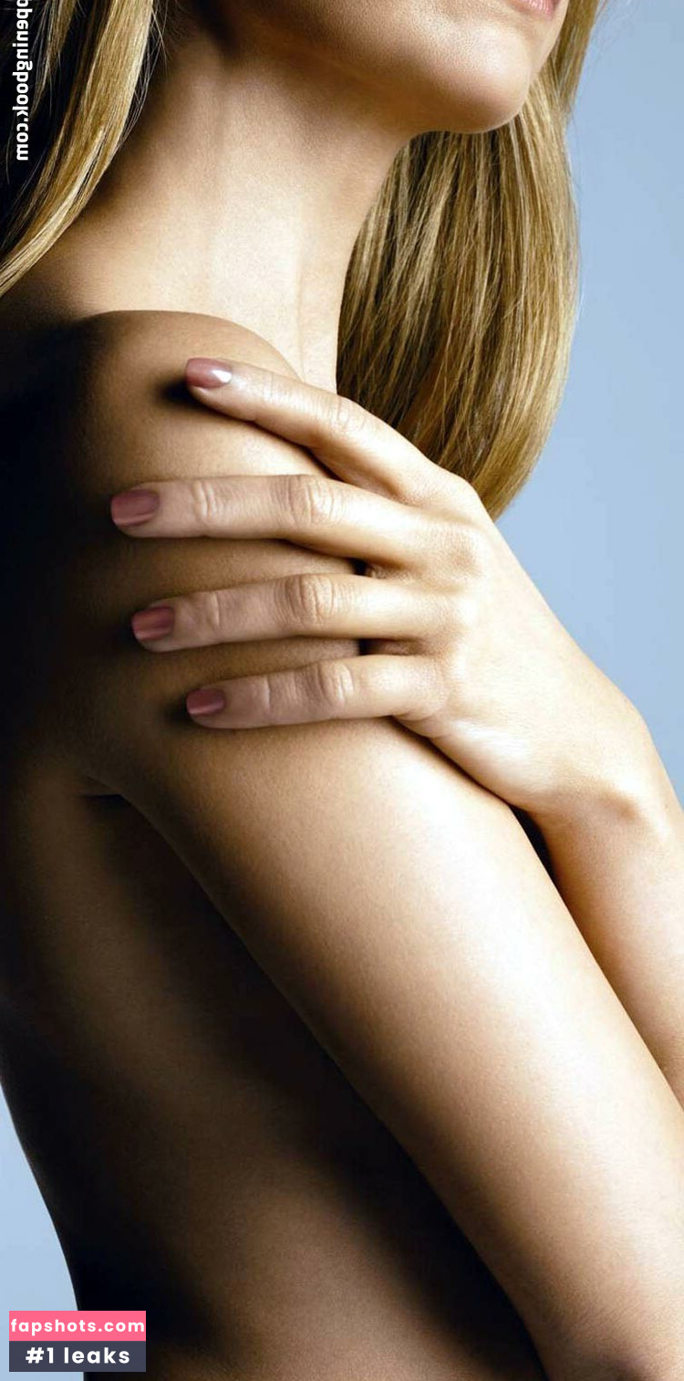 Sarah Michelle gallery photo #12