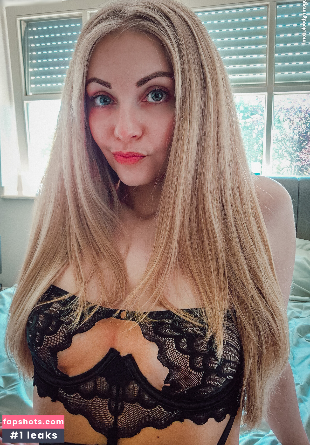 Sarah Milkowski gallery photo #13