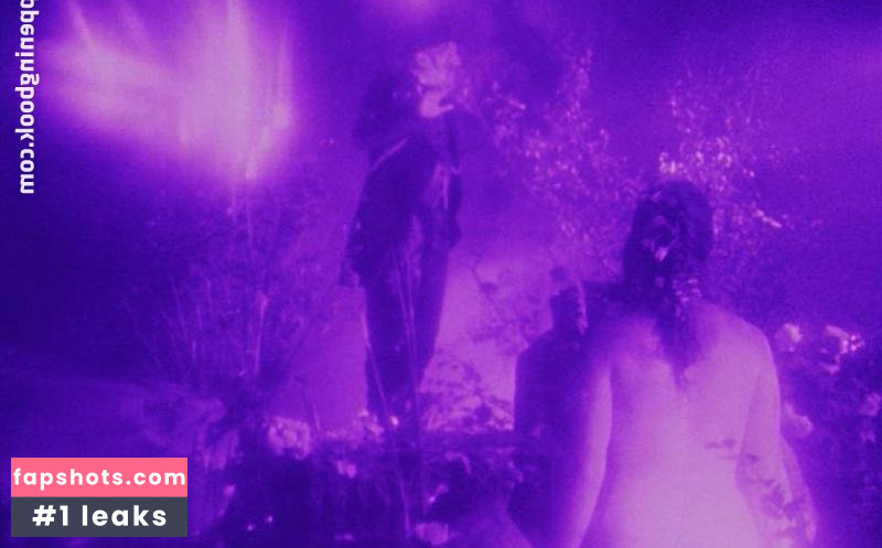 Sarah Neville gallery photo #9