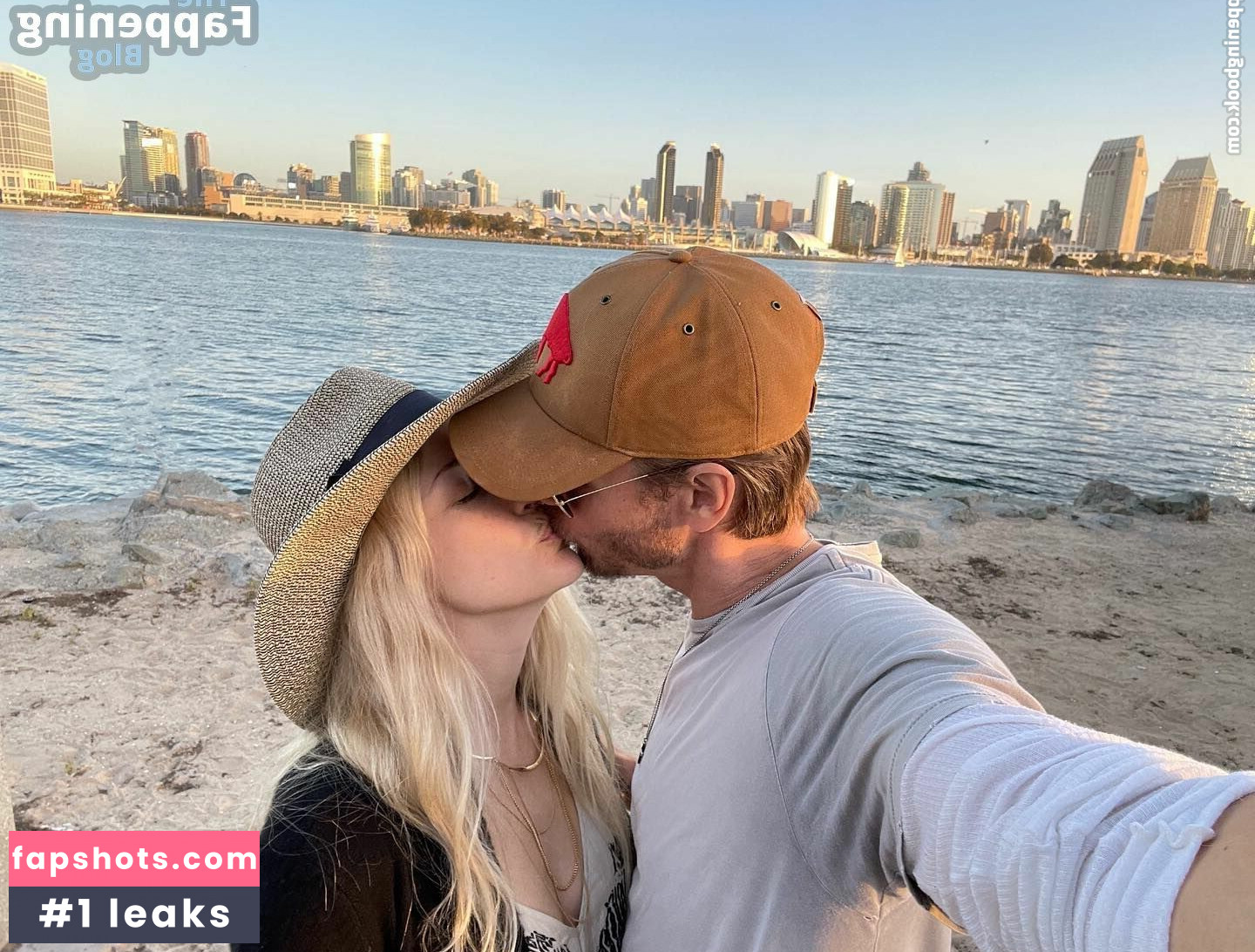 Sarah Roemer gallery photo #18