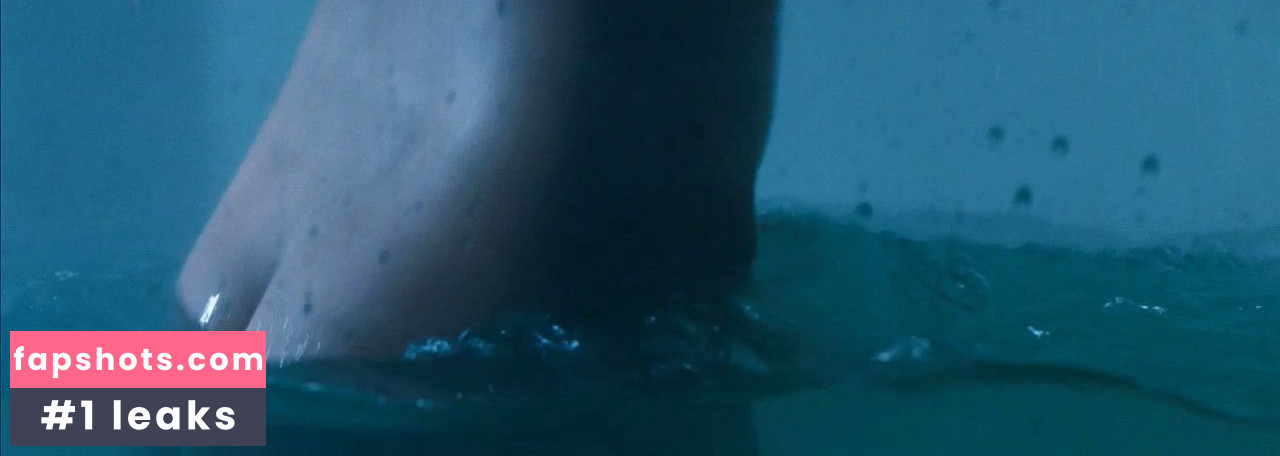 Sarah Roemer gallery photo #24