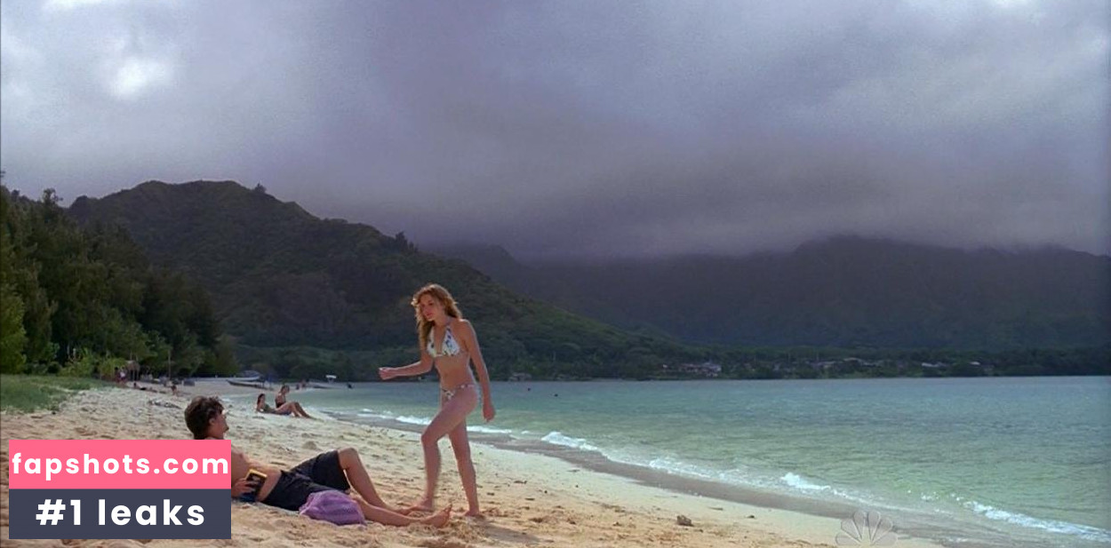 Sarah Roemer gallery photo #37