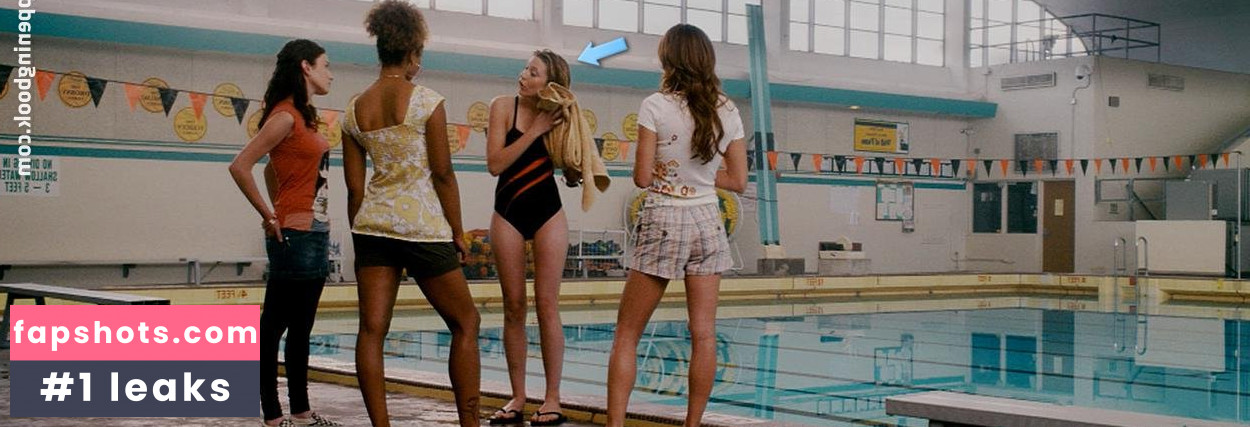 Sarah Roemer gallery photo #42