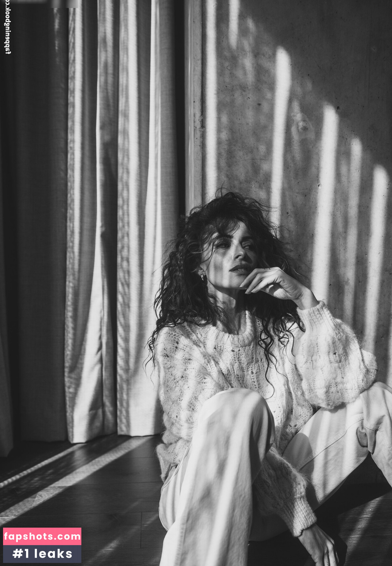 Sarah Shahi gallery photo #12