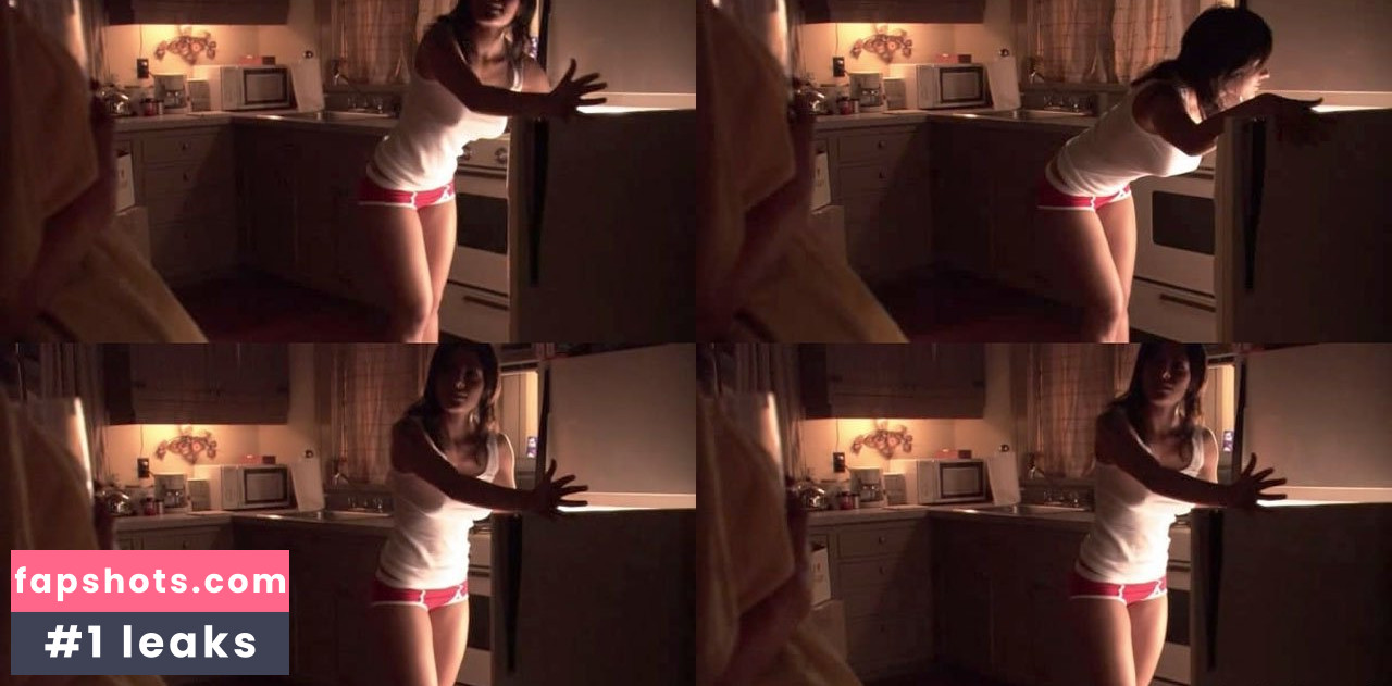 Sarah Shahi gallery photo #115