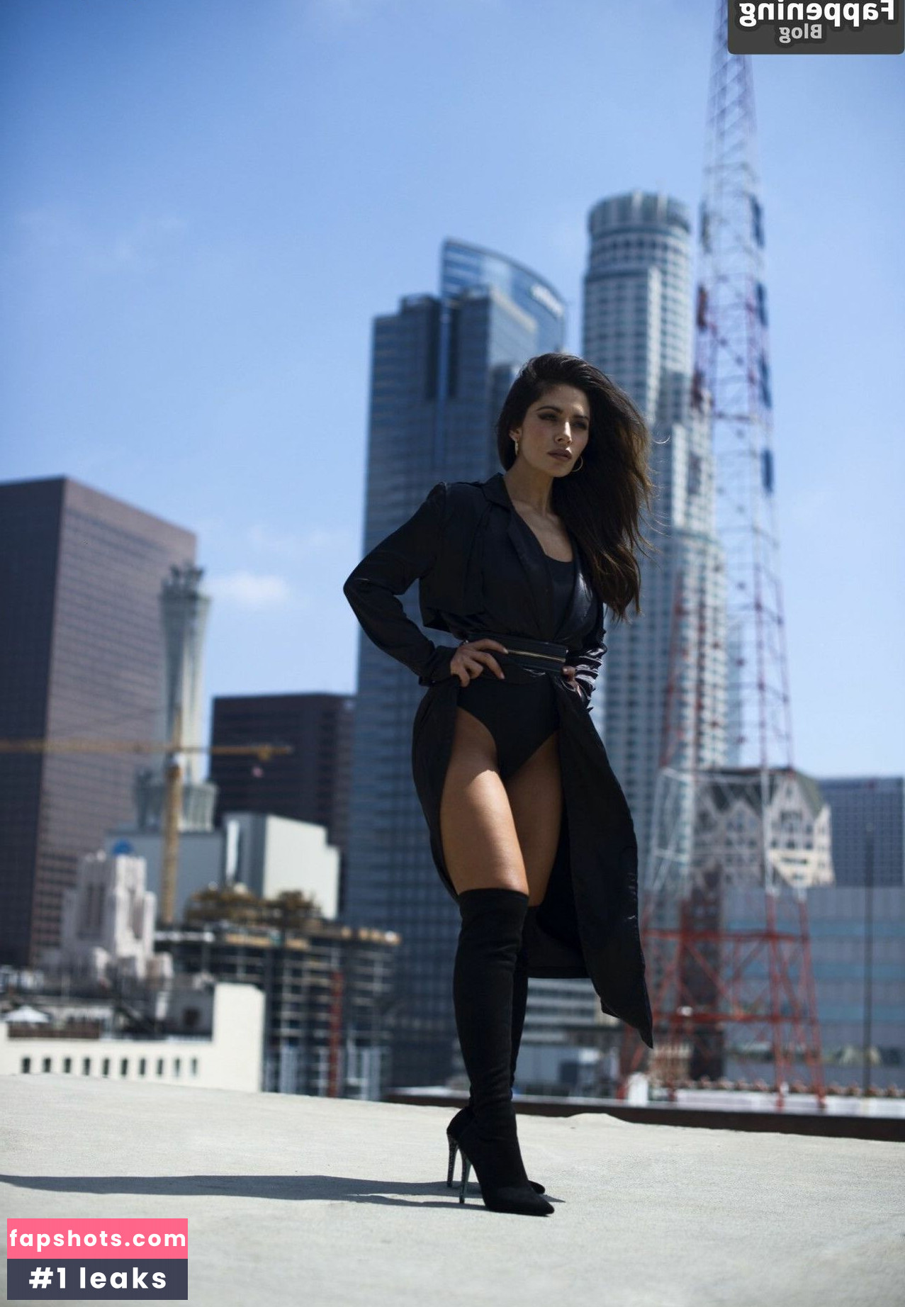 Sarah Shahi gallery photo #64